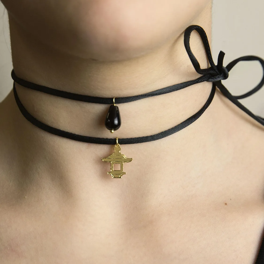 Collana Tessuto Pagoda Nero